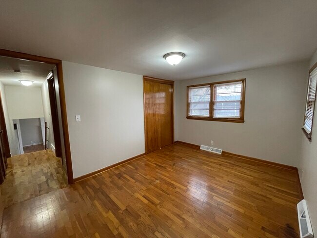Building Photo - 38 Kellwood Dr