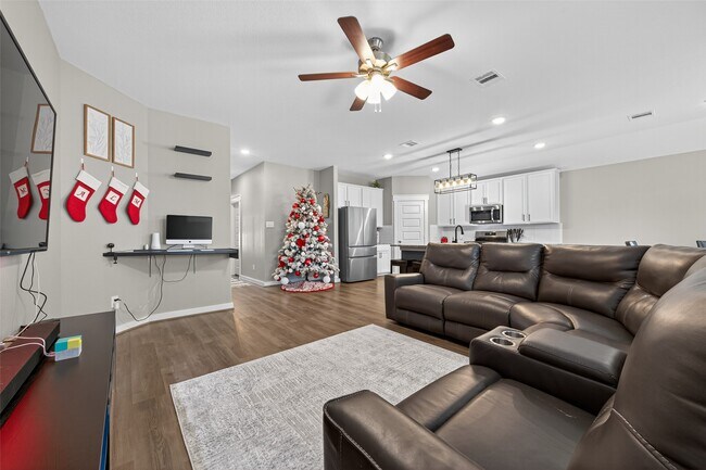 Building Photo - 30301 Kingston Heath Dr