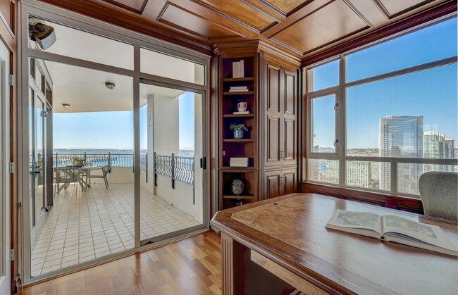 Building Photo - 700 W Harbor Dr