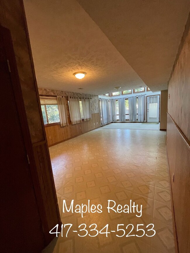 Building Photo - 3 bedroom, 2.5 bath in Ridgedale, MO near Big Cedar Lodge