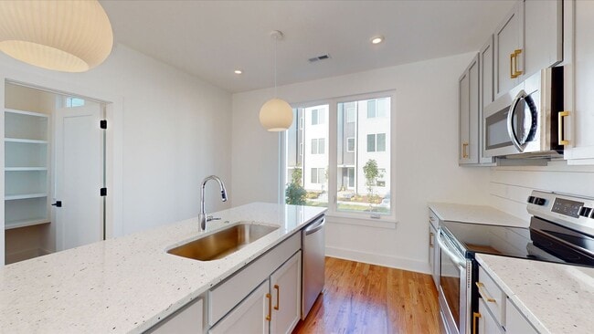 Building Photo - Nashville 3 Bedroom
