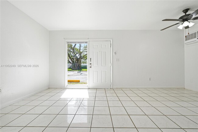 Building Photo - 1333 NW 15th St