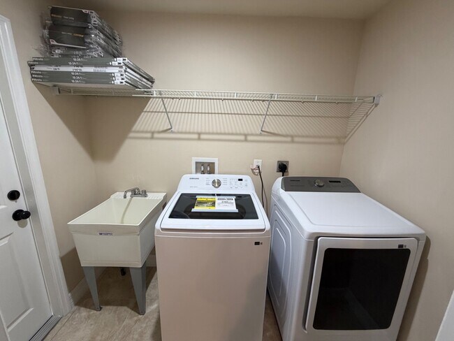 Building Photo - 3116 37th St SW