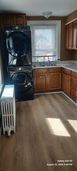 Kitchen Washer/Dryer - 551 Washington St