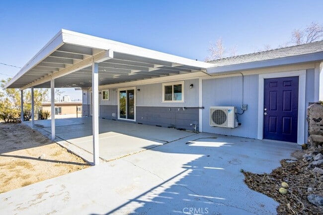 Building Photo - Beautiful 2 Bedroom Home