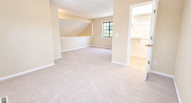 Building Photo - 4846 Macintosh Pl