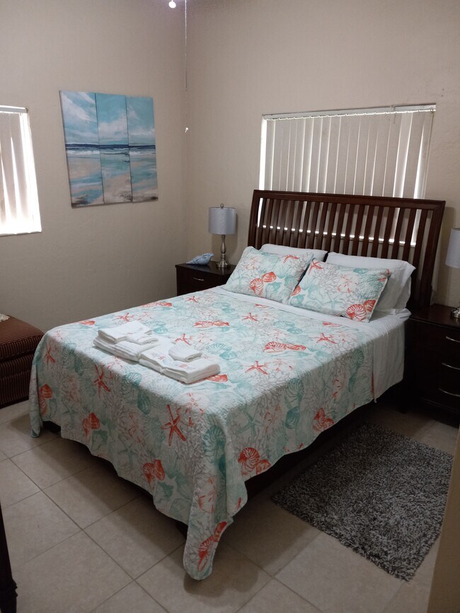 Building Photo - 4220 37th Ave N