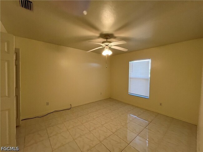 Building Photo - 1721 SW 16th Terrace