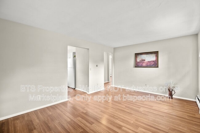 Building Photo - 305 N Pleasant View St