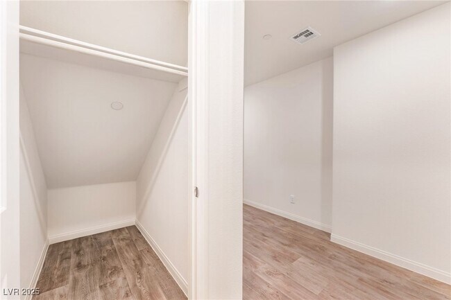 Building Photo - 5672 Sapphire Shine Ave