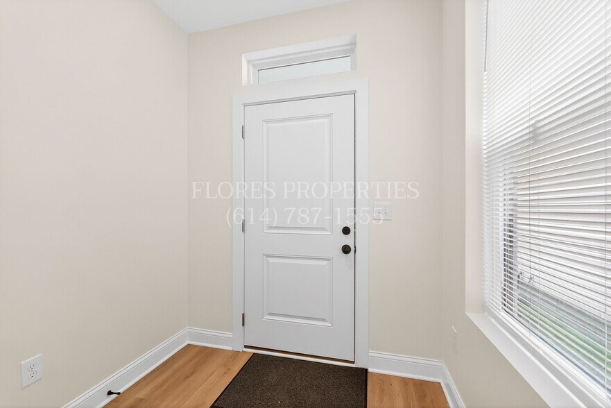 Building Photo - 696 S 22nd St