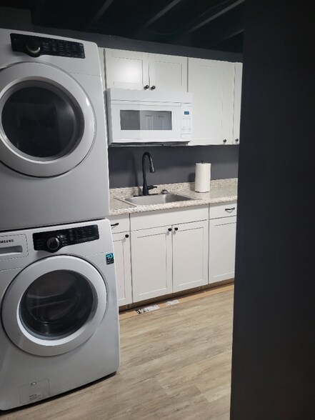 Building Photo - 6602 Foster St