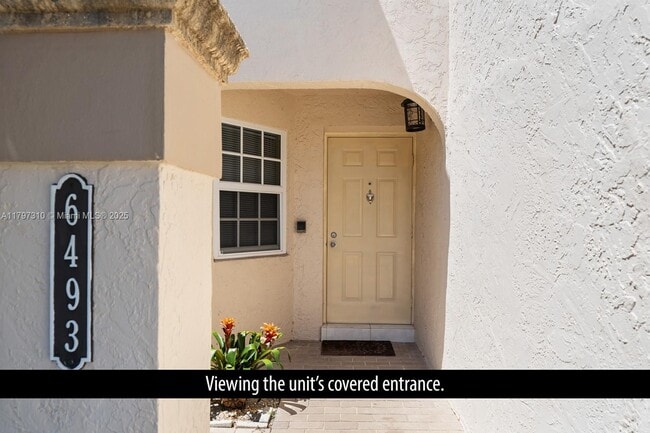 Building Photo - 6493 Via Regina