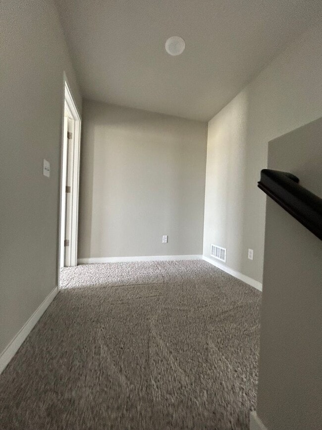 Building Photo - Exquisite 3-Bedroom Home with Modern Elegance and a Great Location!!