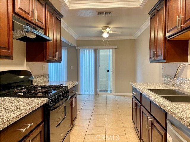 Building Photo - 12422 Cuesta Dr