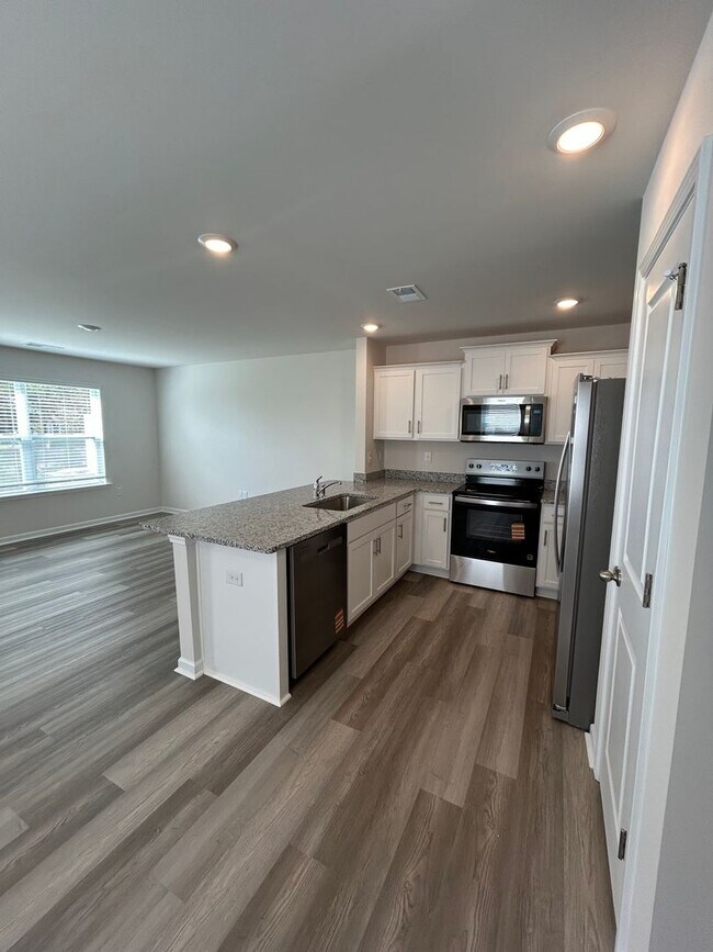 Building Photo - 413 Silicon Dr
