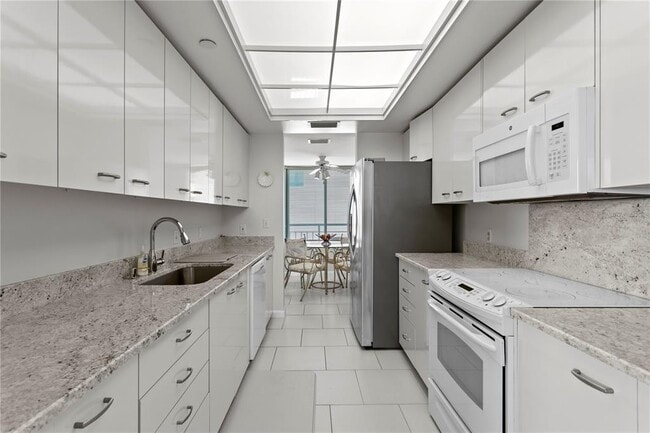 Building Photo - 1540 Gulf Blvd