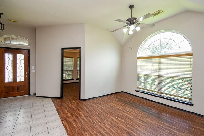 Building Photo - 11743 Berkway Trail
