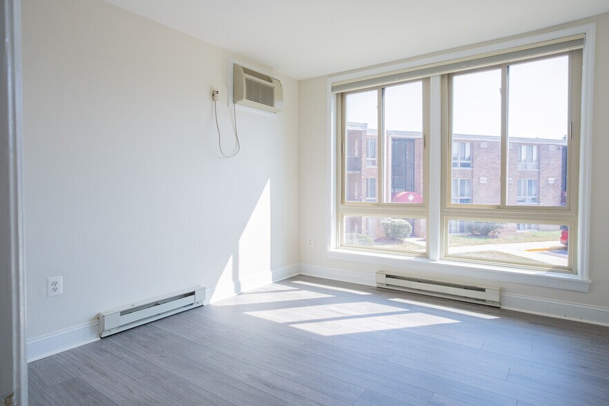bedroom - 501 Prospect Blvd