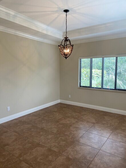 Building Photo - 4412 Vanda Dr
