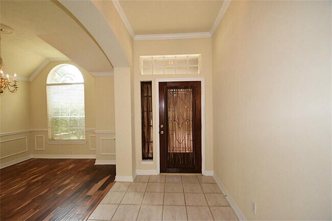 Building Photo - 12106 Laguna Pointe Ln