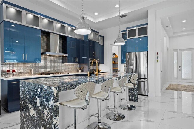 Building Photo - 13673 Artisan Cir