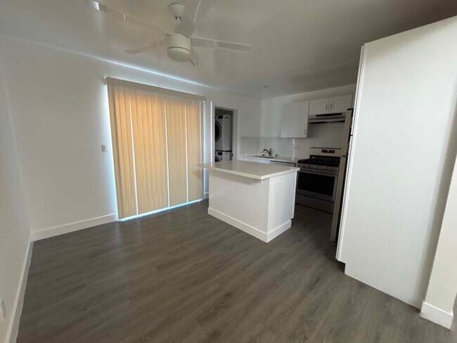 Building Photo - 915 Broadway St