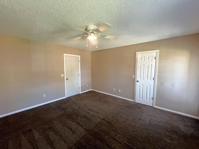 Building Photo - 149 Woodfield Pl