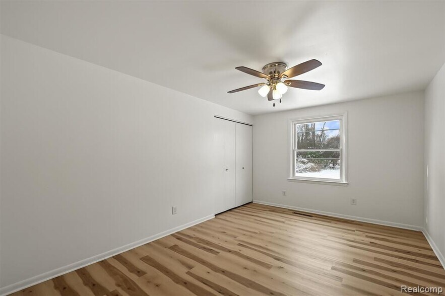 Building Photo - 5570 Forman Dr