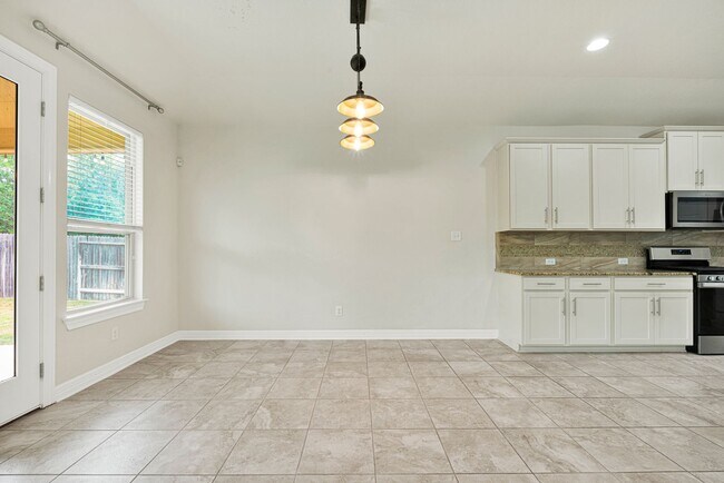 Building Photo - Spacious 5-Bedroom Beauty in Triana Neighborhood –  with Community Perks!