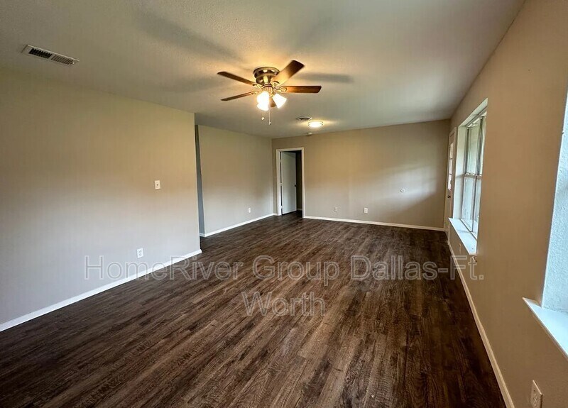 Building Photo - 712 S Riggins St