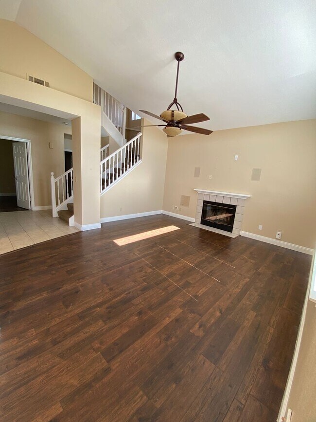 Building Photo - Lots of Natural Sunlight - Close to Travis Air Base - with No Rear Neighbors!