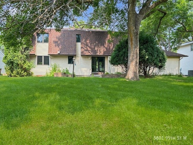 Building Photo - 5801 W 99th St