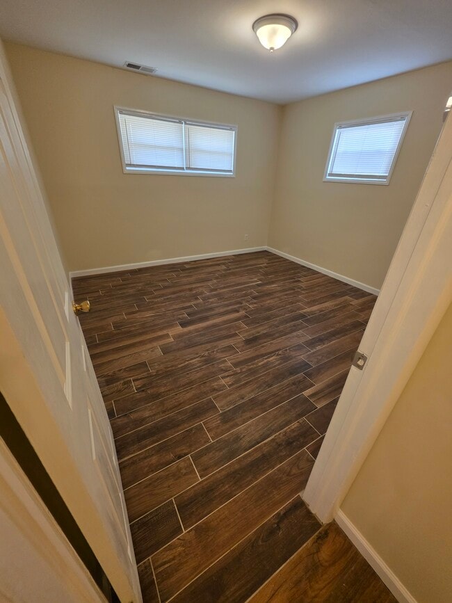 Building Photo - 1406 Montgomery Rd