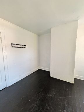 Building Photo - Section 8 approved 3 bed 1 bath home in McKeesport!