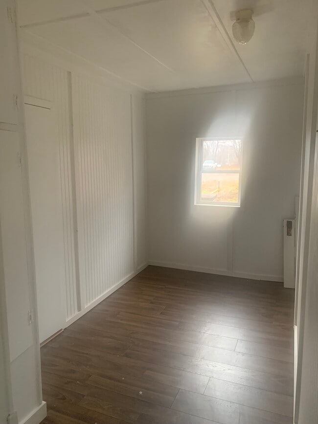 Building Photo - 102 Garfield St