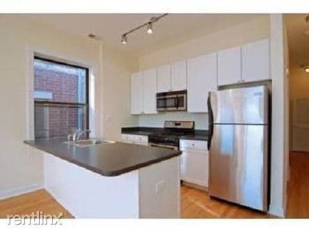 Primary Photo - 4710 N Sheridan Rd
