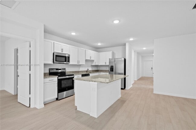 Building Photo - 5025 Armina Pl