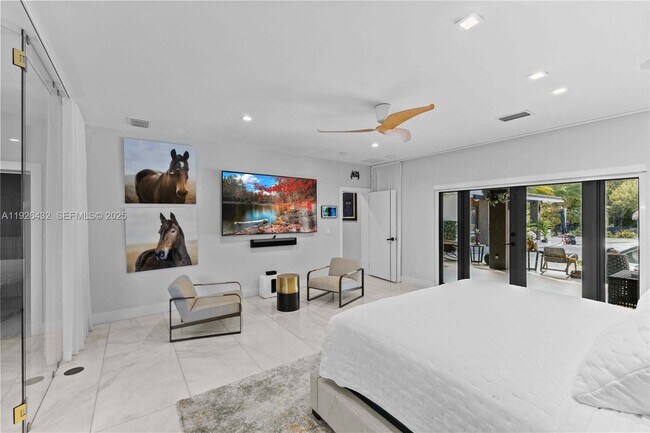 Building Photo - 9040 SW 110th Ave