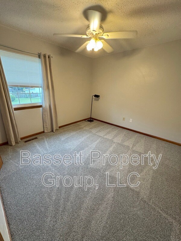 Building Photo - 123 Trestlewood Dr