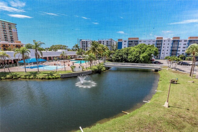 Building Photo - 505 E Dania Beach Blvd