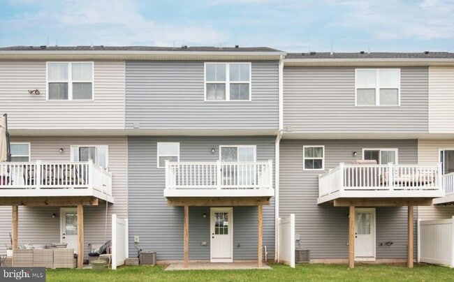 Building Photo - 110 Nelson Ln