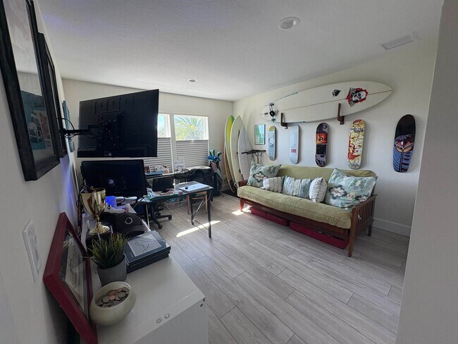 Building Photo - 221 Desoto Rd