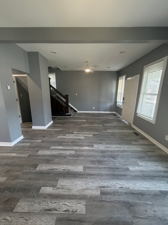 Building Photo - 3 Bedroom 1.5 bath bungalow near downtown