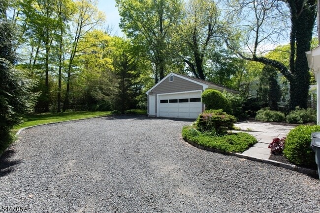 Building Photo - 30 Gates Ave