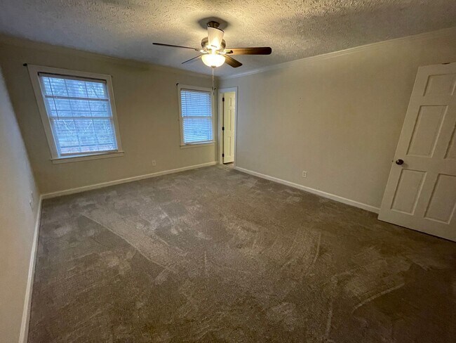 Building Photo - Executive Rental in Horseleg Creek- $3,295