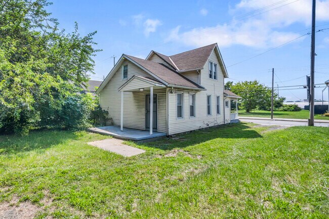 Building Photo - 3369 E 49th St