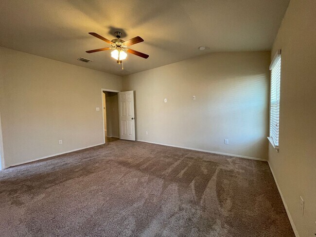 Building Photo - 4-Bedroom House for Rent in Killeen - *Get 1/2 off one month of rent!*