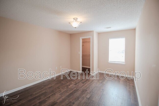 Building Photo - 3774 Hitchcock Way