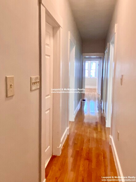 Building Photo - 21 Roseclair St